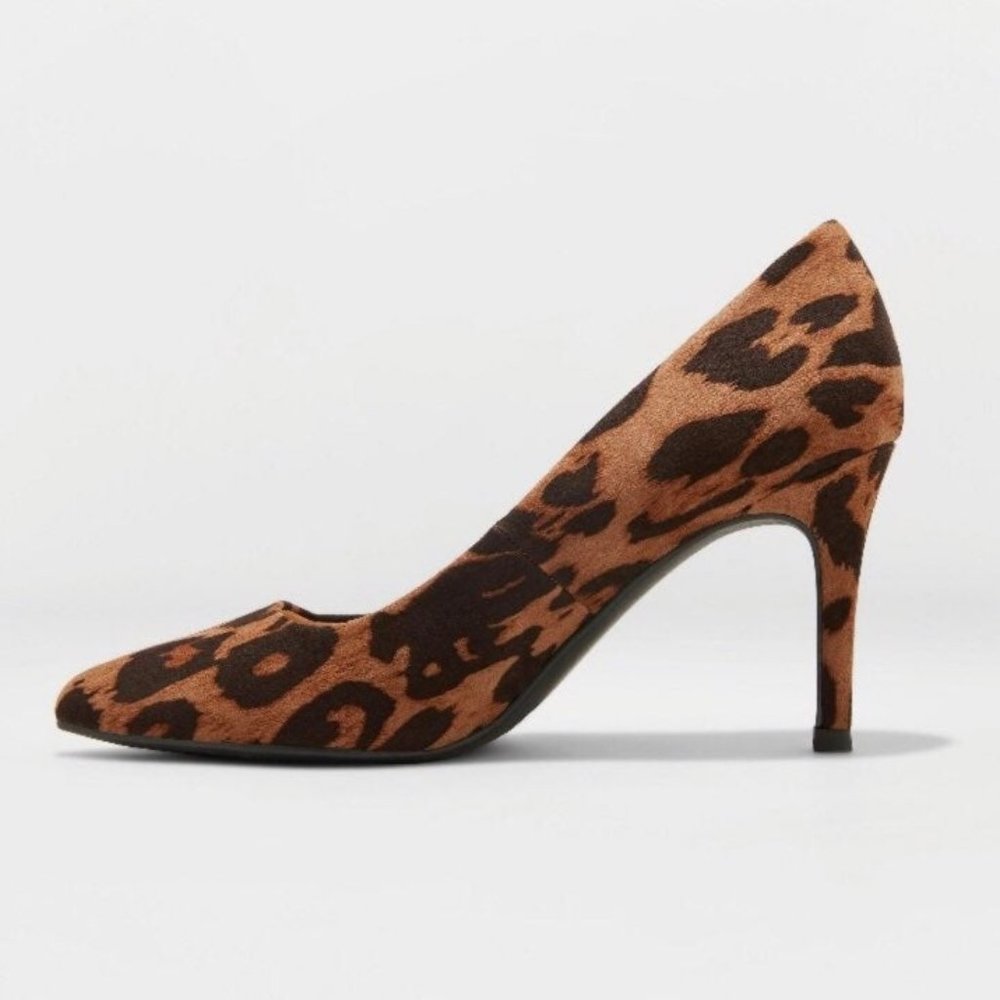 Faux Leopard Pointy Toe Pumps
